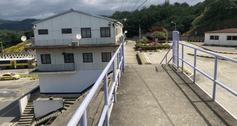 Branch image 1