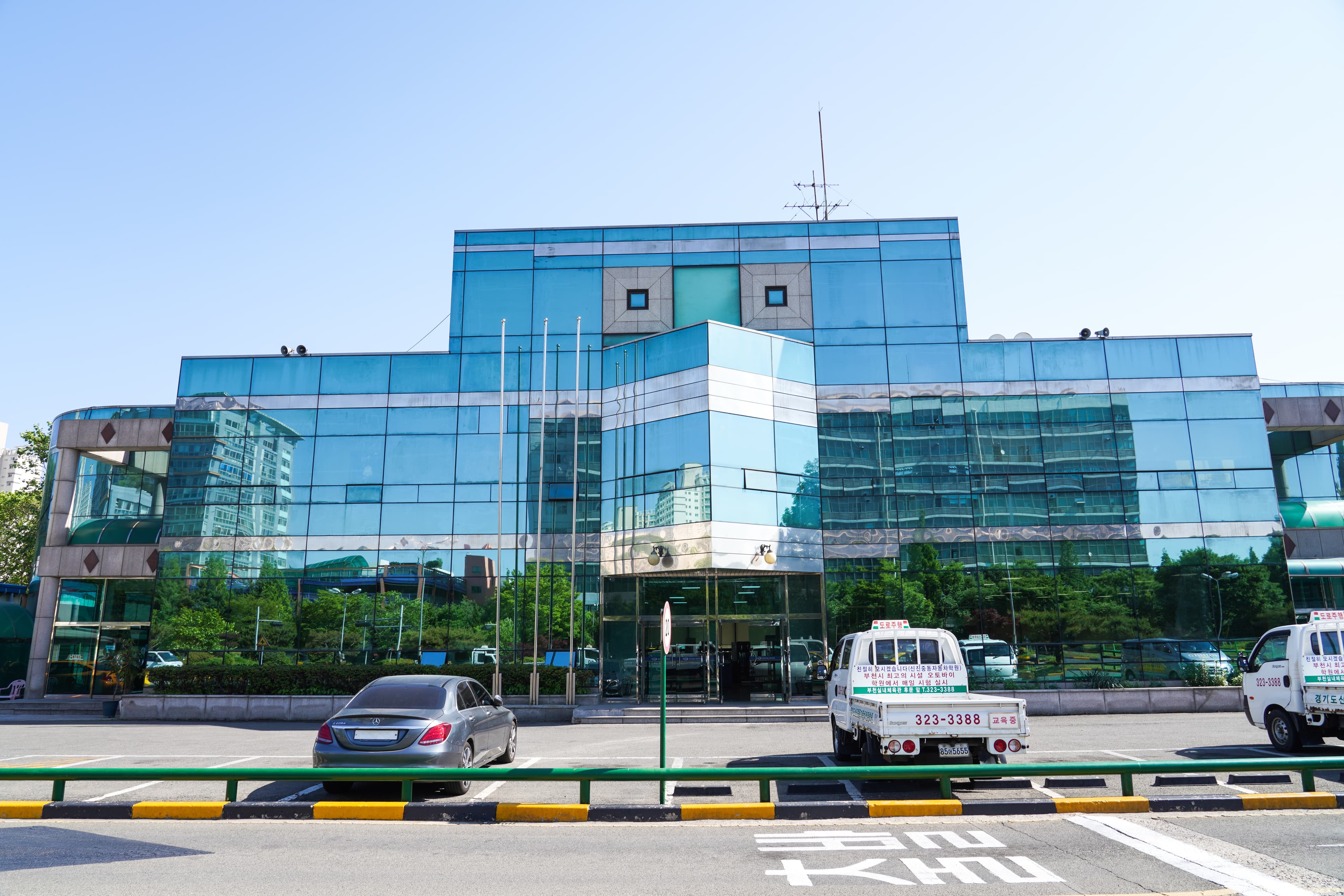 신진중동자동차운전전문학원 썸네일